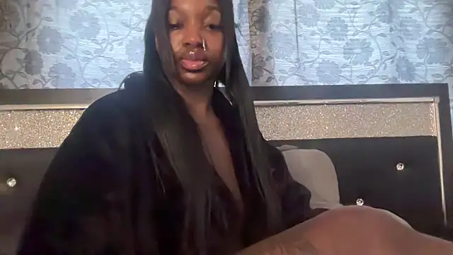 Snapshot of londonsfantasy chatting on 03/16/26, 04:22 londonsfantasy online show from 03/16/26, 04:22