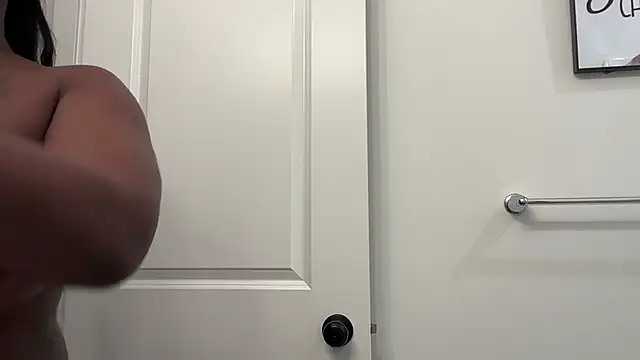 Snapshot of londonsfantasy chatting on 04/15/26, 03:46 londonsfantasy online show from 04/15/26, 03:46