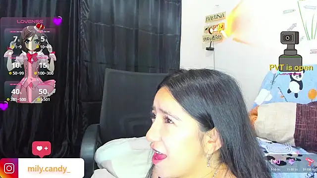 Snapshot of litle_mily_ chatting on 02/13/25, 12:35 litle mily  online show from 02/13/25, 12:35