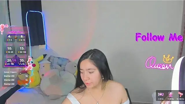 Snapshot of litle_mily_ chatting on 03/26/26, 11:32 litle mily online show from 03/26/26, 11:32