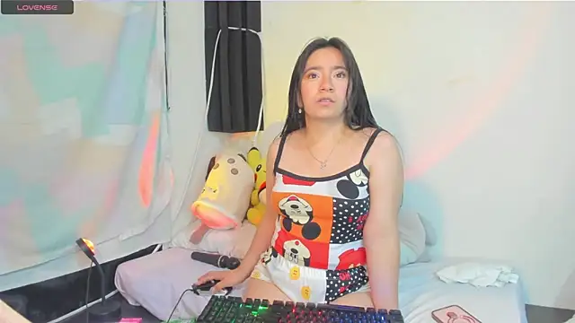 Snapshot of litle_mily_ chatting on 04/14/26, 09:54 litle mily online show from 04/14/26, 09:54