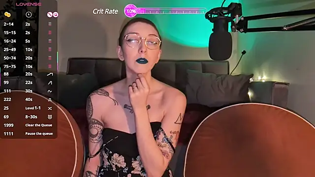 Snapshot of lovelylucyy chatting on 02/07/25, 11:24 lovelylucyy online show from 02/07/25, 11:24