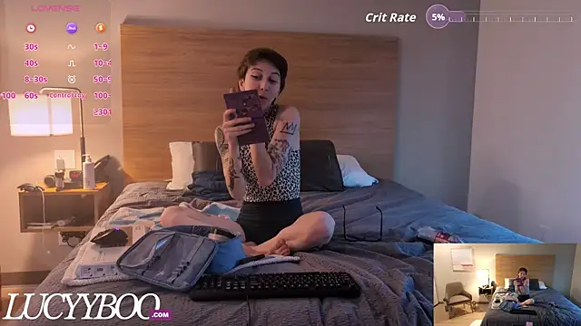 Snapshot of lovelylucyy chatting on 10/13/25, 10:43 lovelylucyy online show from 10/13/25, 10:43