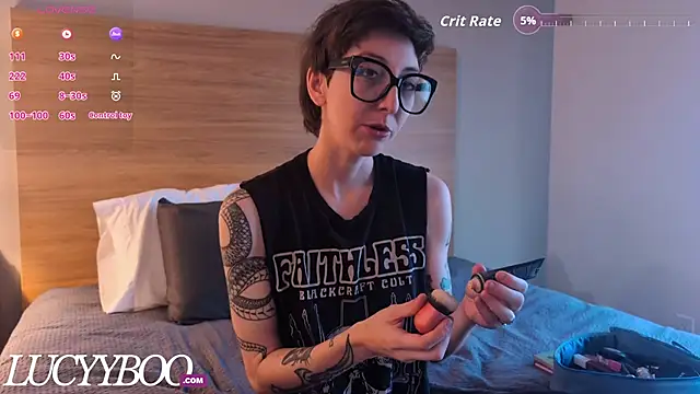 Snapshot of lovelylucyy chatting on 10/15/25, 03:45 lovelylucyy online show from 10/15/25, 03:45