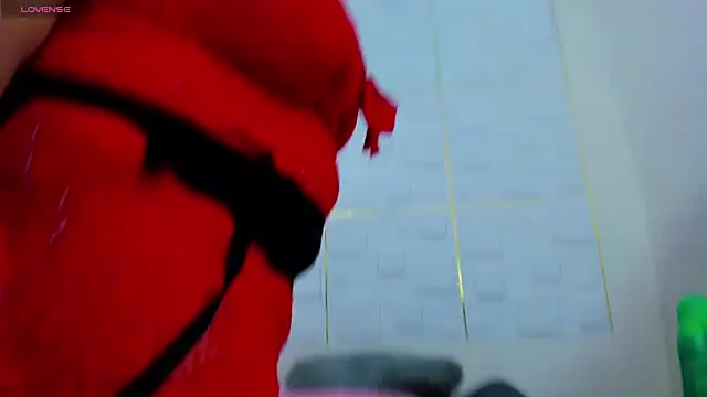 Snapshot of IsaSixty9 chatting on 12/05/24, 12:41 IsaSixty9 online show from 12/05/24, 12:41