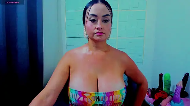 Snapshot of IsaSixty9 chatting on 03/08/25, 12:09 IsaSixty9 online show from 03/08/25, 12:09