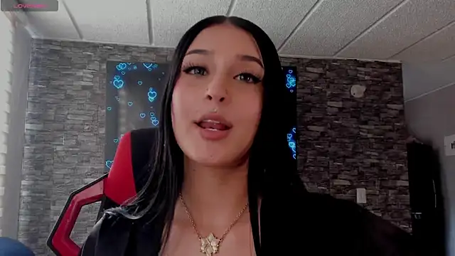 Snapshot of Charlotte_greys chatting on 04/14/26, 08:59 Charlotte greys online show from 04/14/26, 08:59