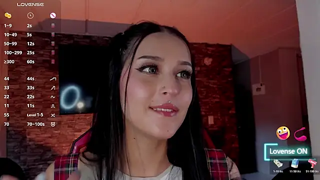 Snapshot of Charlotte_greys chatting on 04/20/26, 10:22 Charlotte greys online show from 04/20/26, 10:22