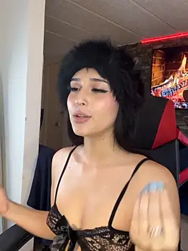 Snapshot of Charlotte_greys chatting on 04/21/26, 08:23 Charlotte greys online show from 04/21/26, 08:23