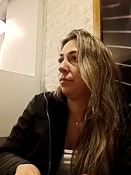 Snapshot of rachellboom chatting on 11/18/25, 10:47 rachellboom online show from 11/18/25, 10:47