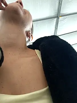 Snapshot of rachellboom chatting on 04/19/26, 05:45 rachellboom online show from 04/19/26, 05:45