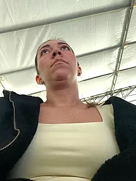 Snapshot of rachellboom chatting on 04/19/26, 06:10 rachellboom online show from 04/19/26, 06:10