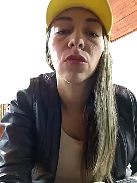 Snapshot of rachellboom chatting on 05/13/26, 10:17 rachellboom online show from 05/13/26, 10:17