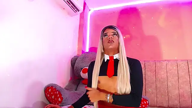 Snapshot of vanessa_nauthygirls chatting on 02/24/25, 07:41 vanessa nauthygirls online show from 02/24/25, 07:41