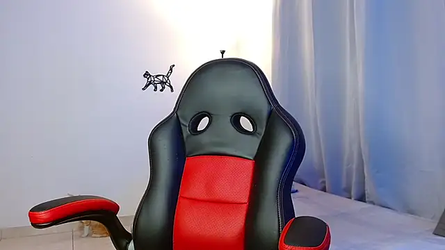 Snapshot of lous_g chatting on 01/06/25, 02:26 lous g online show from 01/06/25, 02:26