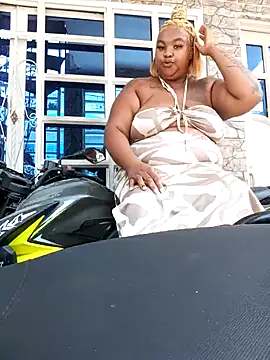 briyinabloom  online show from 01/29/25, 04:30