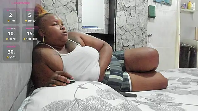 briyinabloom  online show from 03/19/25, 04:13