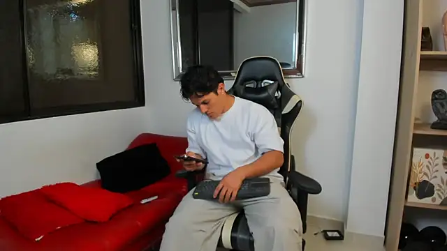 julian wallace online show from 02/06/26, 07:28