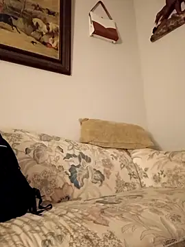 Snapshot of bentoverblonde chatting on 12/17/25, 10:10 bentoverblonde online show from 12/17/25, 10:10