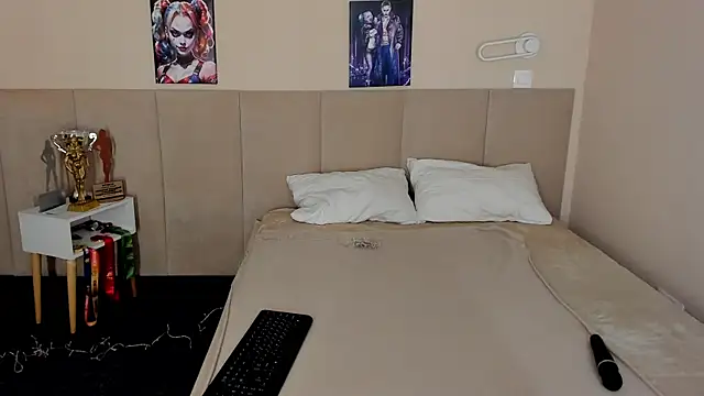 MuscleXXXBarbie online show from 12/19/25, 09:05