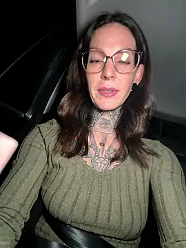 Snapshot of BrownieyQueen chatting on 01/11/26, 04:28 BrownieyQueen online show from 01/11/26, 04:28