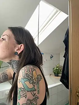 Snapshot of BrownieyQueen chatting on 02/24/26, 08:34 BrownieyQueen online show from 02/24/26, 08:34