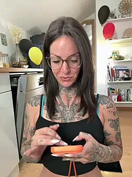 BrownieyQueen online show from 06/23/26, 05:49