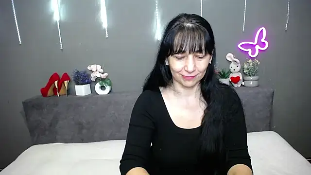 Snapshot of LiluGrants chatting on 04/14/26, 06:14 LiluGrants online show from 04/14/26, 06:14