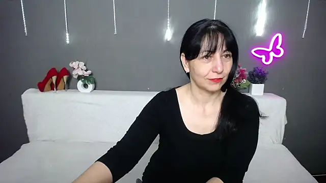 Snapshot of LiluGrants chatting on 04/19/26, 06:32 LiluGrants online show from 04/19/26, 06:32