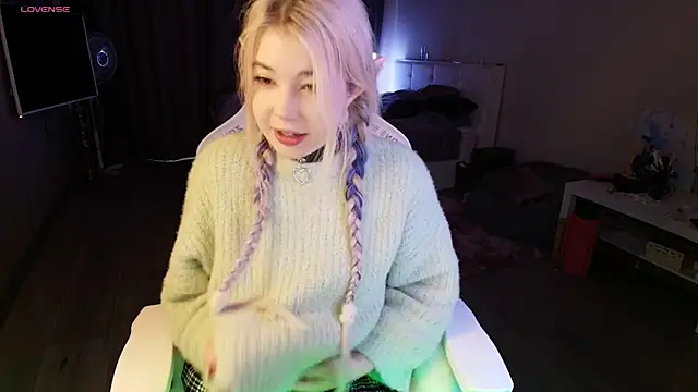 Snapshot of EvaSweetys chatting on 12/13/24, 09:35 EvaSweetys online show from 12/13/24, 09:35