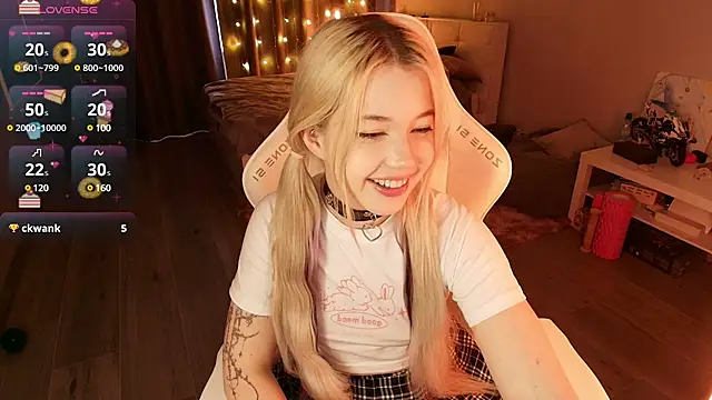 Snapshot of EvaSweetys chatting on 02/09/25, 10:42 EvaSweetys online show from 02/09/25, 10:42