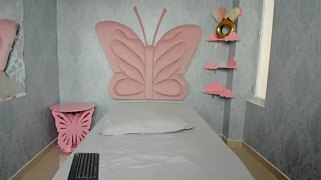 MaddyCute4u online show from 02/19/25, 04:55