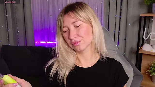 MilaBott online show from 09/18/25, 08:22