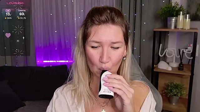 MilaBott online show from 09/19/25, 08:31