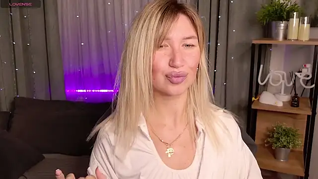 MilaBott online show from 09/22/25, 08:11