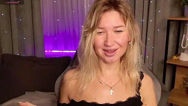 MilaBott online show from 10/09/25, 08:18