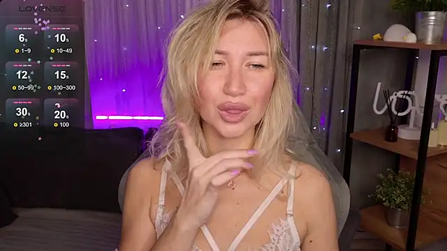 MilaBott online show from 11/07/25, 08:20