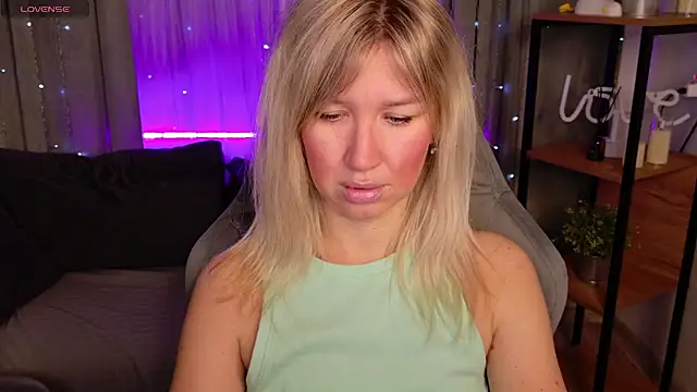 MilaBott online show from 11/14/25, 08:07