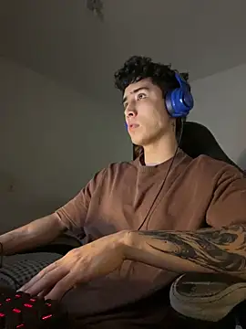 gojo satoru 18 online show from 12/17/25, 01:55