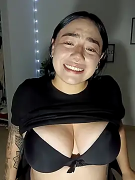 Snapshot of helena_smith chatting on 03/06/25, 03:24 helena smith online show from 03/06/25, 03:24