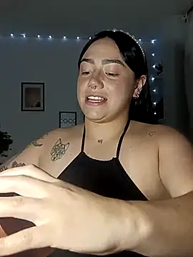 Snapshot of helena_smith chatting on 03/11/25, 05:27 helena smith online show from 03/11/25, 05:27