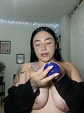 Snapshot of helena_smith chatting on 03/18/25, 05:20 helena smith online show from 03/18/25, 05:20