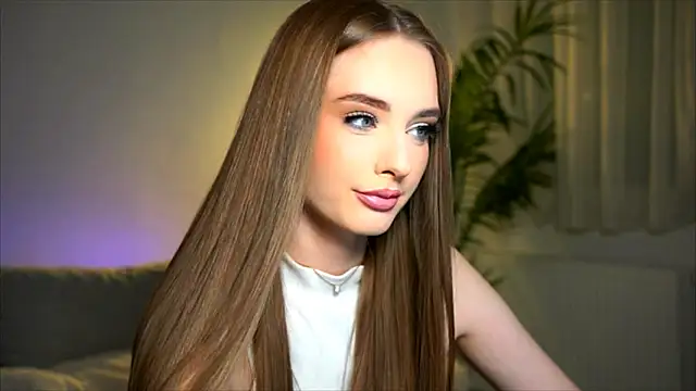 Snapshot of petitegonwiild chatting on 04/08/26, 04:07 petitegonwiild online show from 04/08/26, 04:07