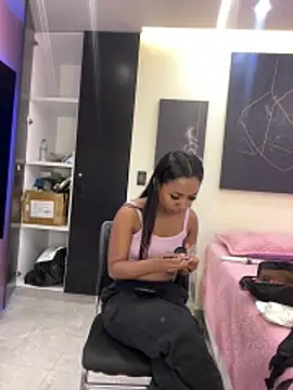 Snapshot of GabrielaLugo chatting on 05/15/26, 11:50 GabrielaLugo online show from 05/15/26, 11:50