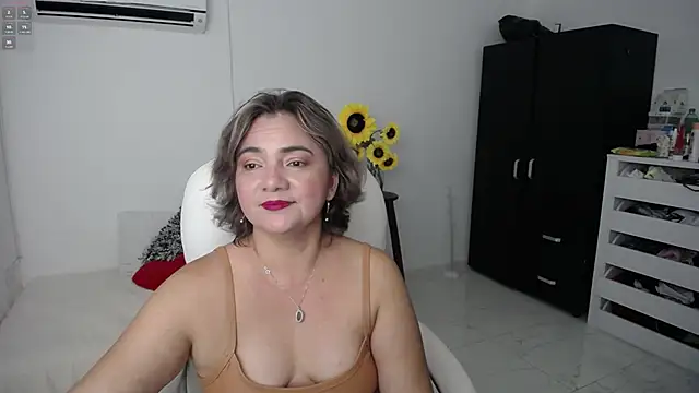 Chiraz hasnaa online show from 03/04/25, 11:11