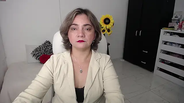 Chiraz hasnaa online show from 03/05/25, 11:05