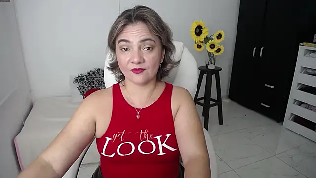 Chiraz hasnaa online show from 03/14/25, 10:16