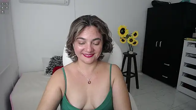 Chiraz hasnaa online show from 03/16/25, 12:56