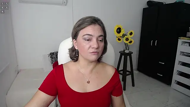 Chiraz hasnaa online show from 03/16/25, 01:27