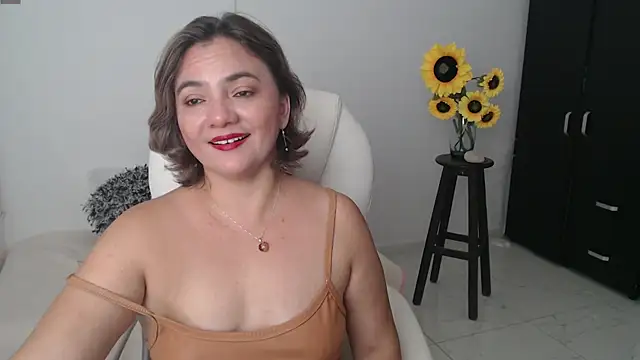 Chiraz hasnaa online show from 03/21/25, 12:51